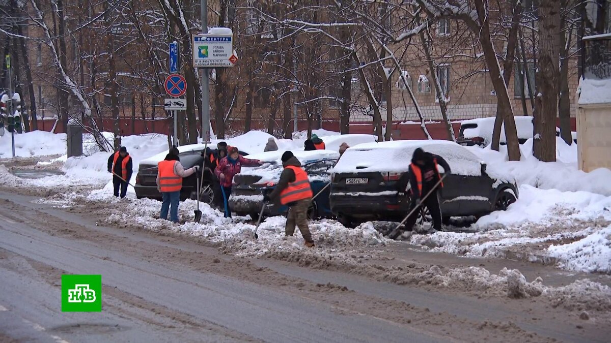    В Москве ликвидируют последствия снегопада