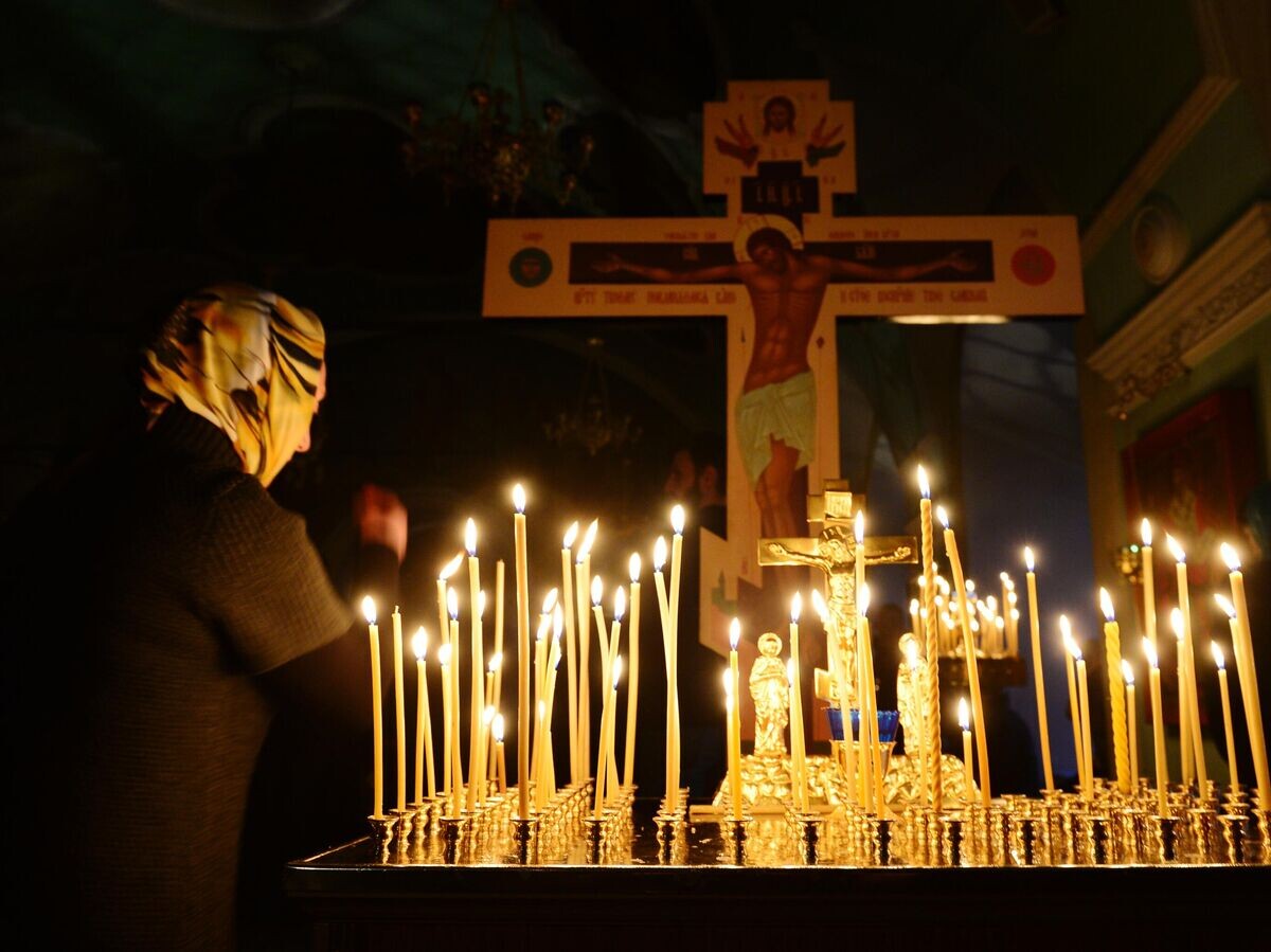    Богослужение в храме Сергия Радонежского Высоко-Петровского монастыря в Москве | © РИА Новости / Сергей Пятаков