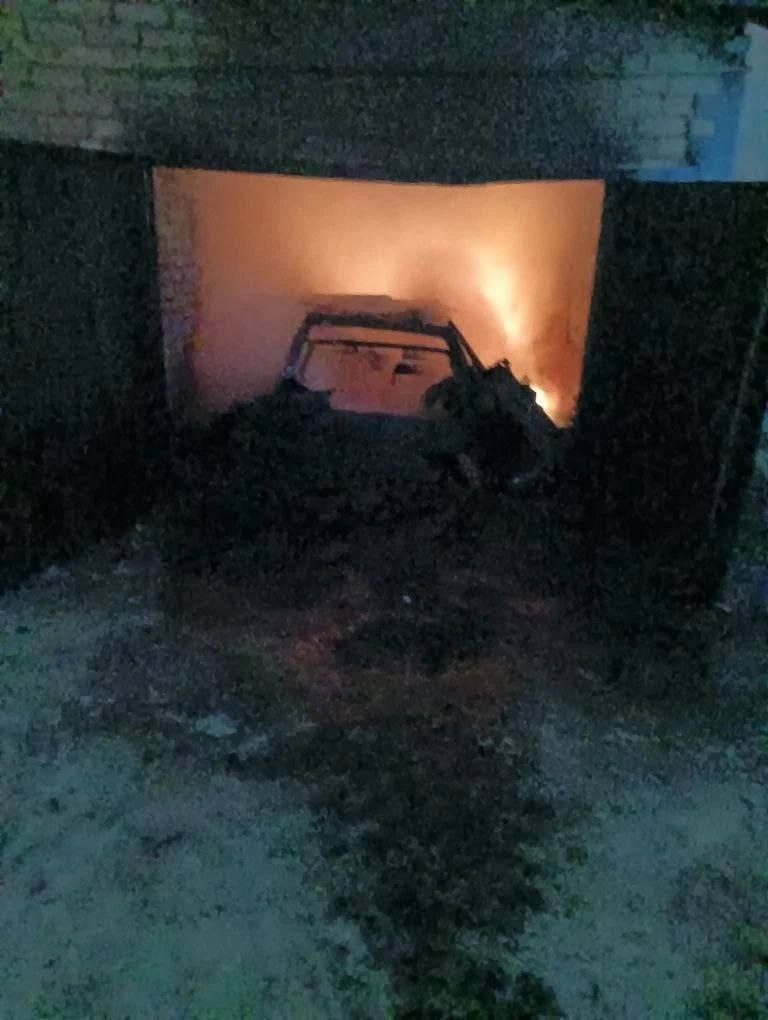     Под Оренбургом пожар уничтожил гараж с автомобилем Оренбуржье
📷    Под Оренбургом пожар уничтожил гараж с автомобилем Оренбуржье
