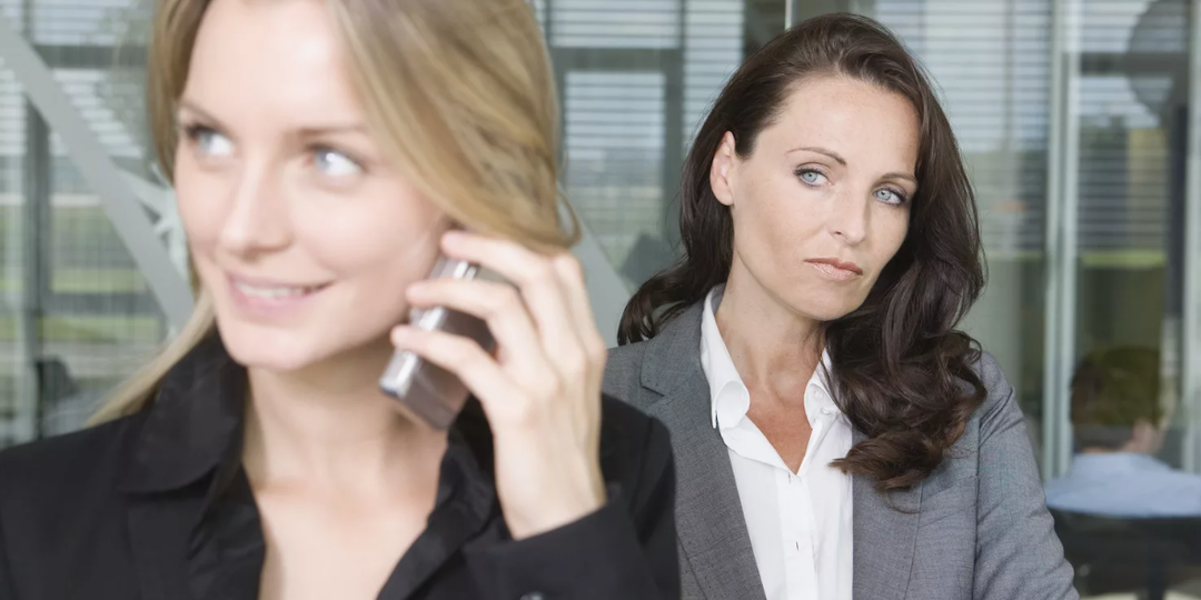 Почему зависимость долго кажется «не такой уж проблемой» и как на самом деле работает отрицание