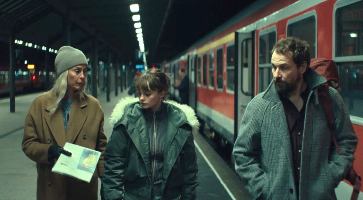 Раньше они защищали интересы государства, теперь их государство — семья