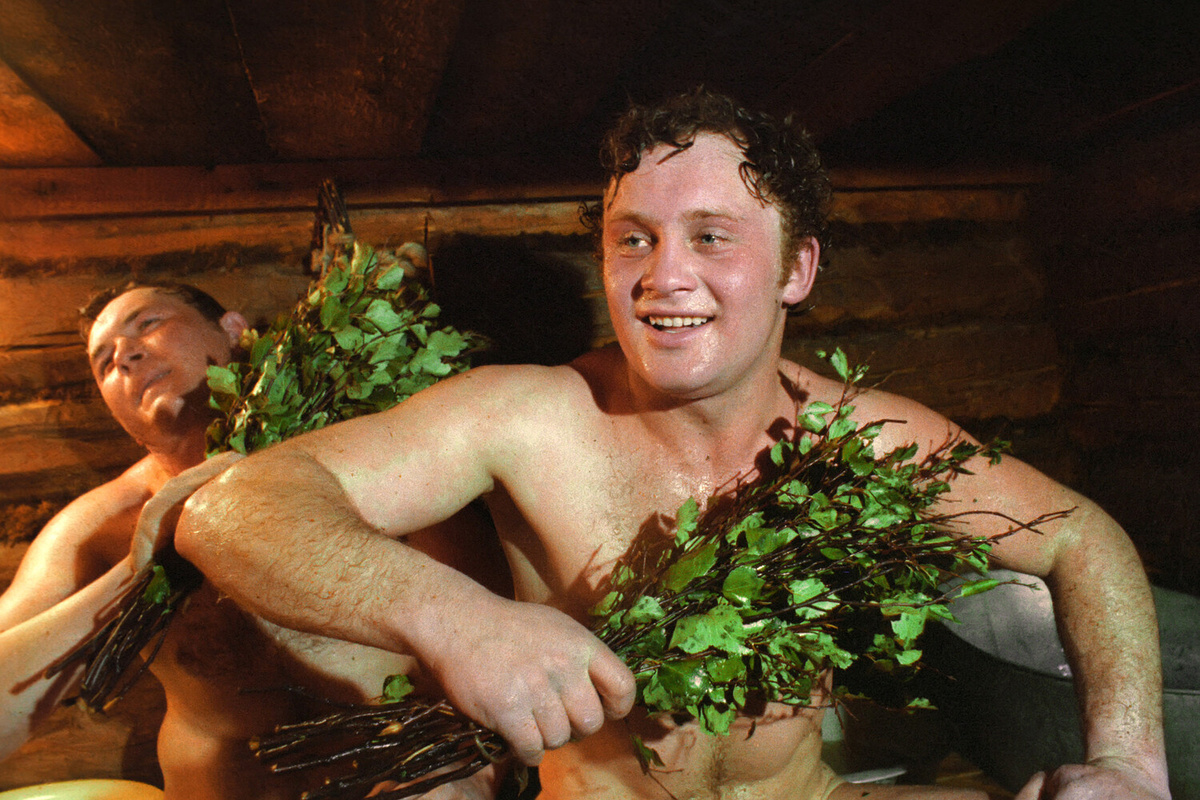 Сибиряки в бане на Алтае, 1983 год ©Виктор Садчиков/ТАСС  📷