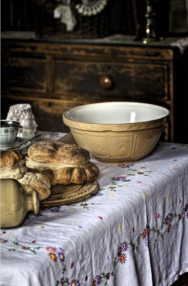 В селе у нас есть домик и я его очень люблю)