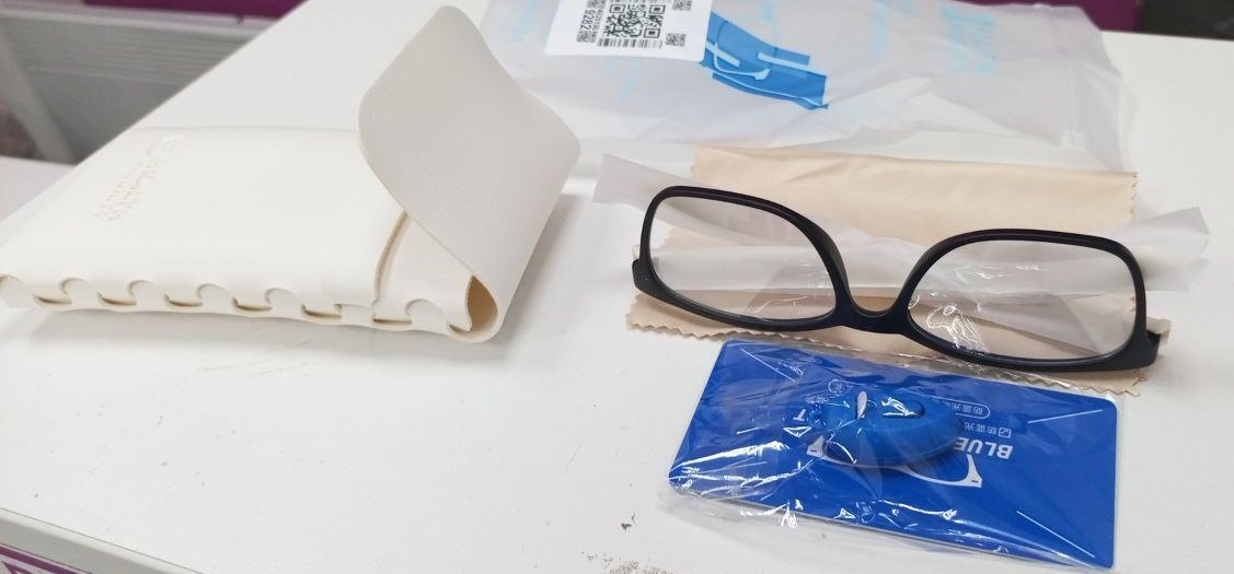 Распаковка очков whieda. Волнительный момент. Все упаковано и выглядит отлично. 