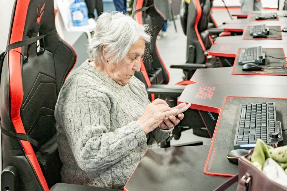    Акция «Кибер-бабушка» не только про изучение компьютера. Юлия Блоцкая