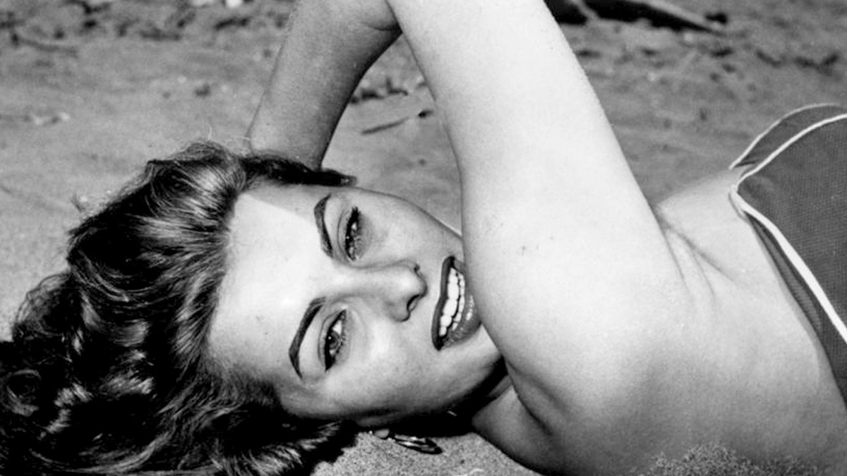 Софи Лорен: 15 редких фото в купальнике «Мисс Италия»-1950