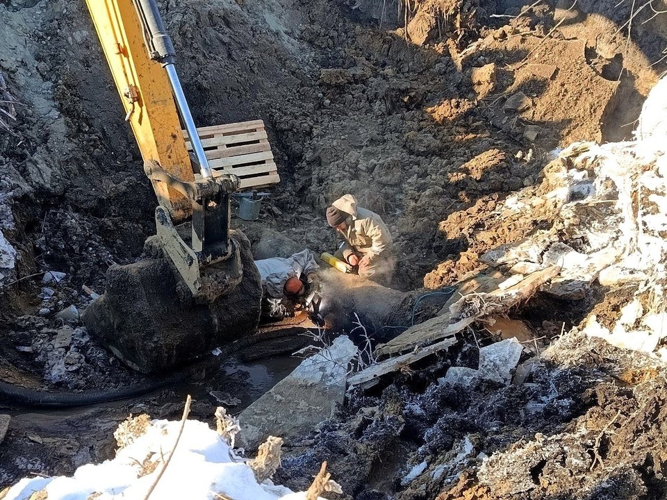    Стало известно, когда запустят воду в дома Шелехова после аварии. Фото: Максим Модин.