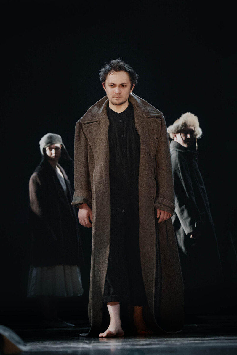    Сцена из спектакля предоставлено пресс-службой театра им. Пушкина, фото Геворга Арутюняна