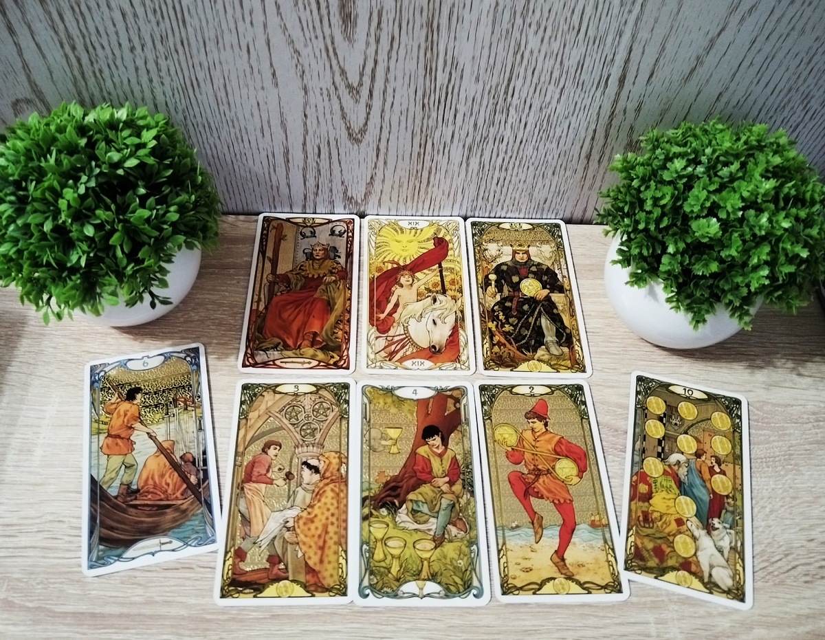 Гадания на Таро, кофе, руны ♥●•·✿