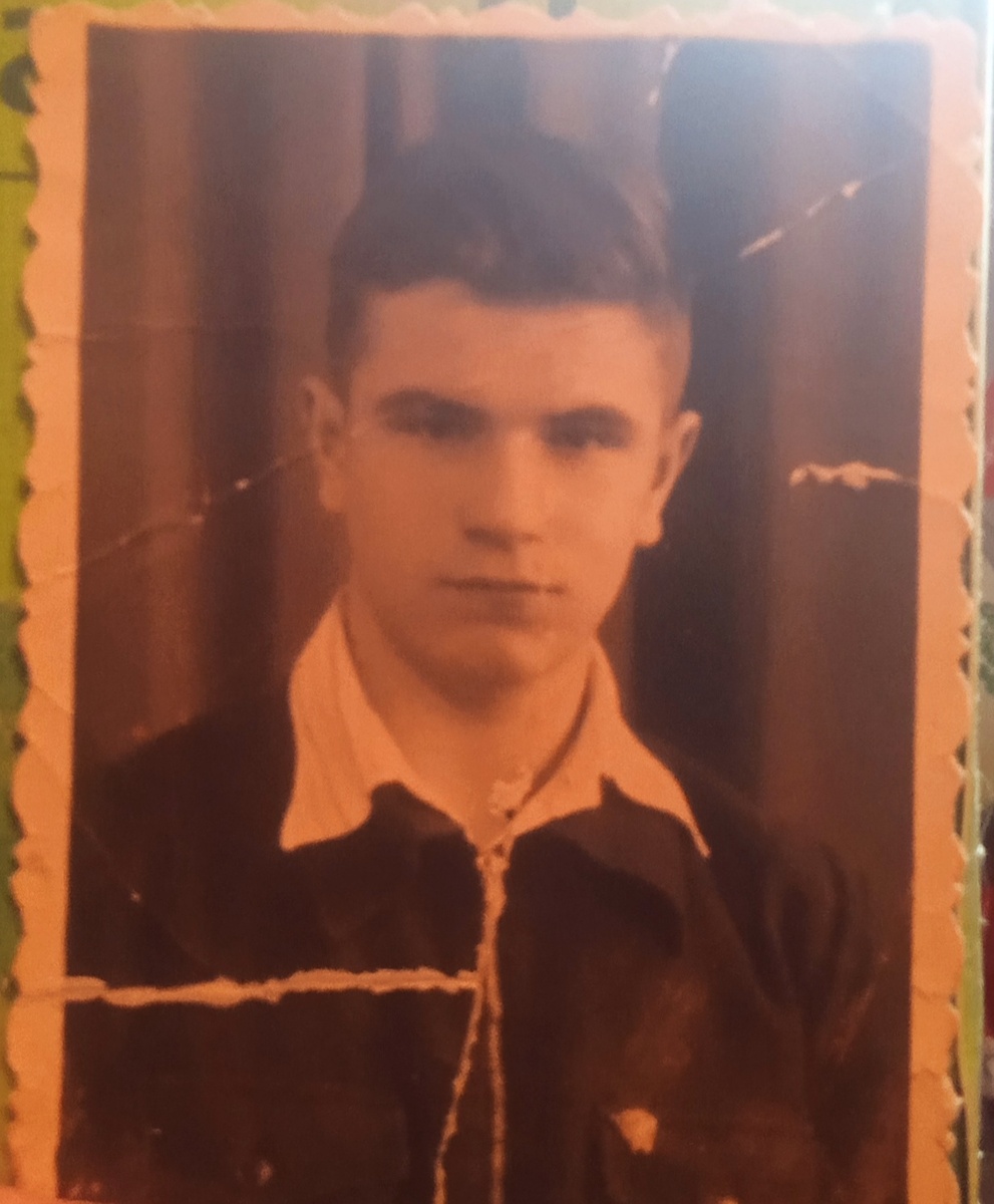 Комсомолец.