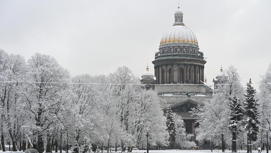    Влюбленные предпочитают отмечать 14 февраля в Петербурге Автор фото: Ермохин Сергей