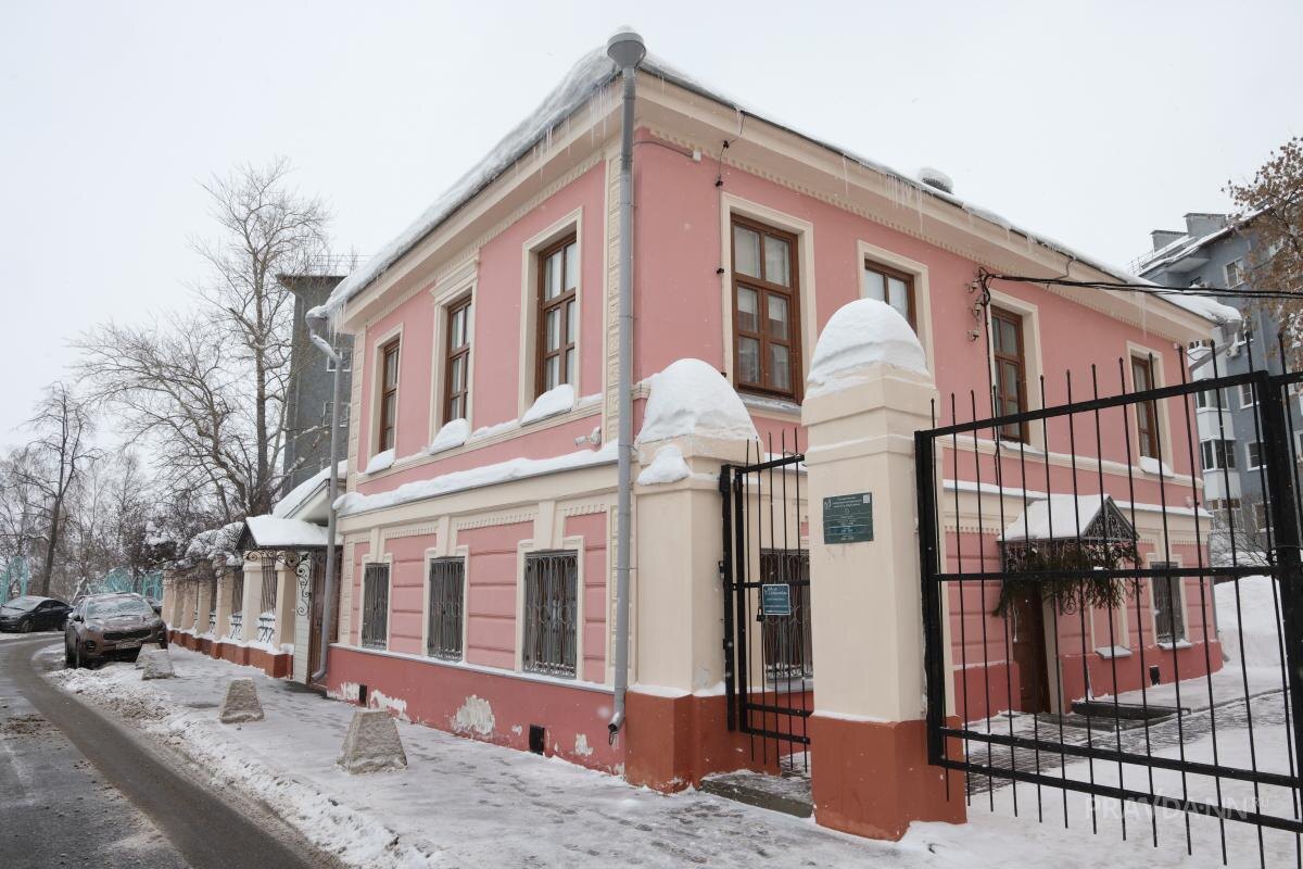    Выставка «А.Н. Островский и Н.А. Добролюбов. Переплетения» приурочена к 190-летию со дня рождения знаменитого земляка