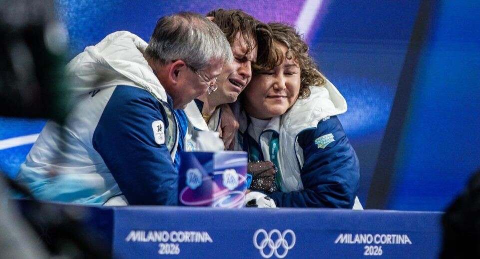    Олимпийский чемпион Михаил Шайдоров с тренерами / ISU