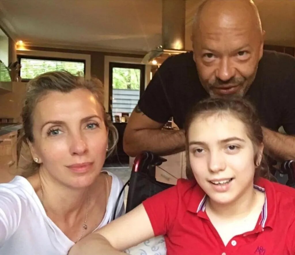 Светлана Бондарчук с дочерью. Фото: woman.ru