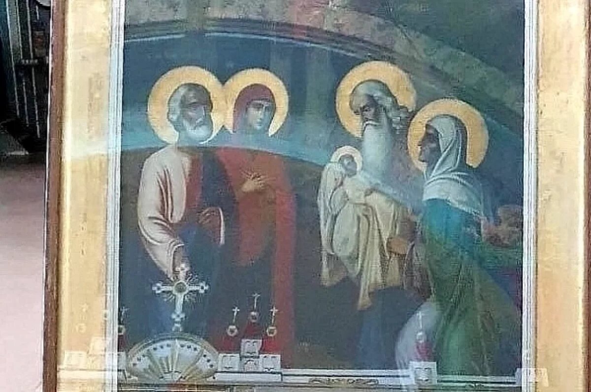    В Каслинский район 23-километровым крестным ходом принесли местную святыню