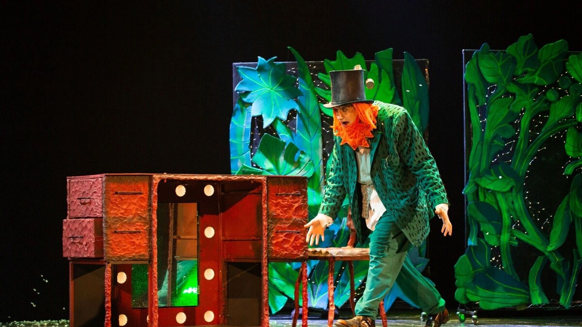    Основой очередного спектакля ТЮЗа стала книга современного британского писателя Энди Стэнтона   Омский ТЮЗ / Мария Верес