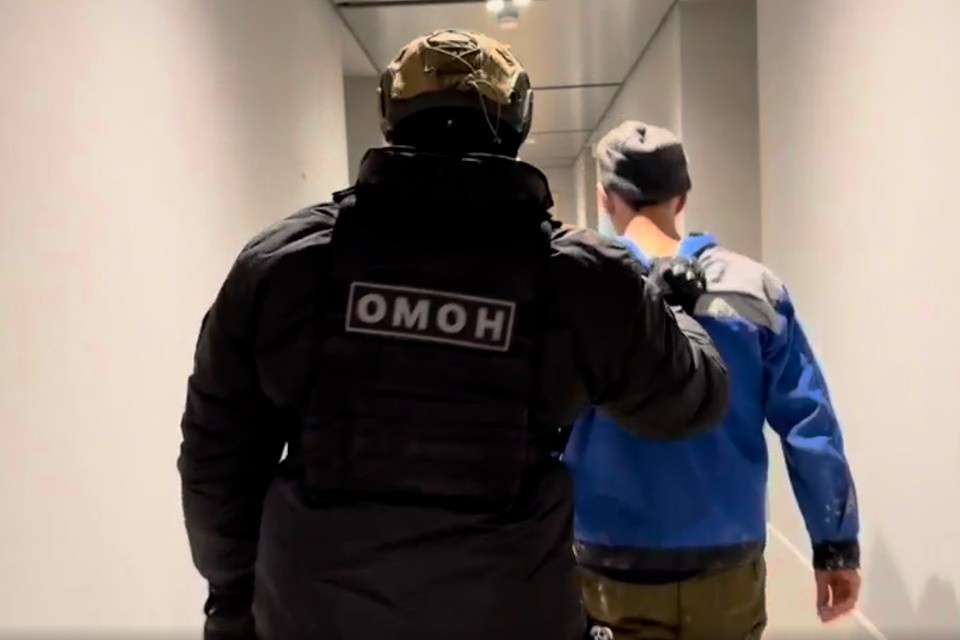    Полиция устроила рейд на стройке ЖК. Фото: пресс-служба ГУ МВД России по Санкт-Петербургу и Ленобласти