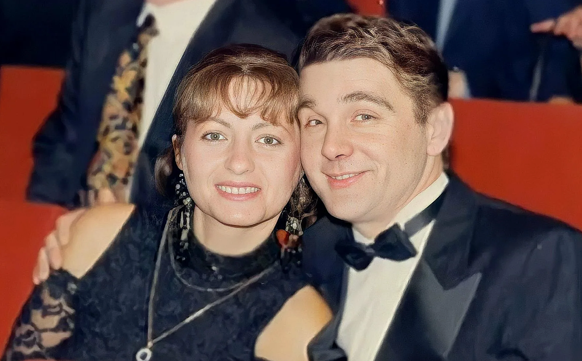 на фото Сергей Маковецкий и Елена Демченко в молодости 