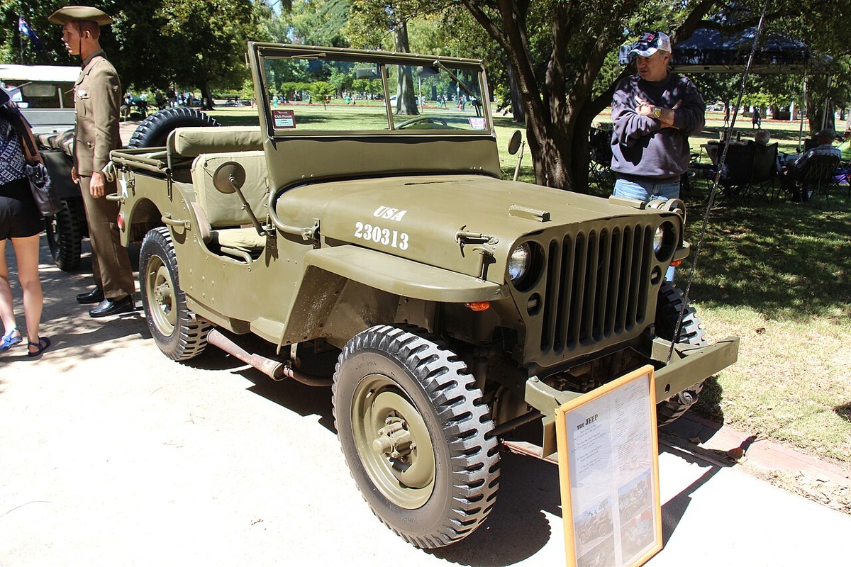 Willys MB (Виллис) — американский армейский военный автомобиль повышенной проходимости времён Второй мировой войны. Серийное производство началось в 1941 году на заводах компаний Willys-Overland Motors и Ford (под маркой Ford GPW)