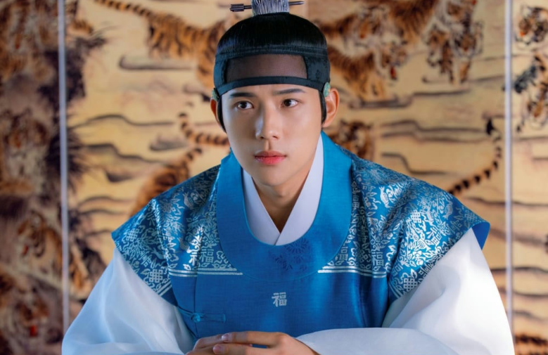 Актер Мун Сан Мин