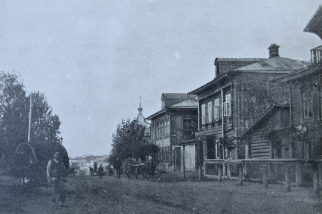 Улица Большая (ныне ул. Орджоникидзе), 1910-е годы (фото из коллекции И. А. Суслова)