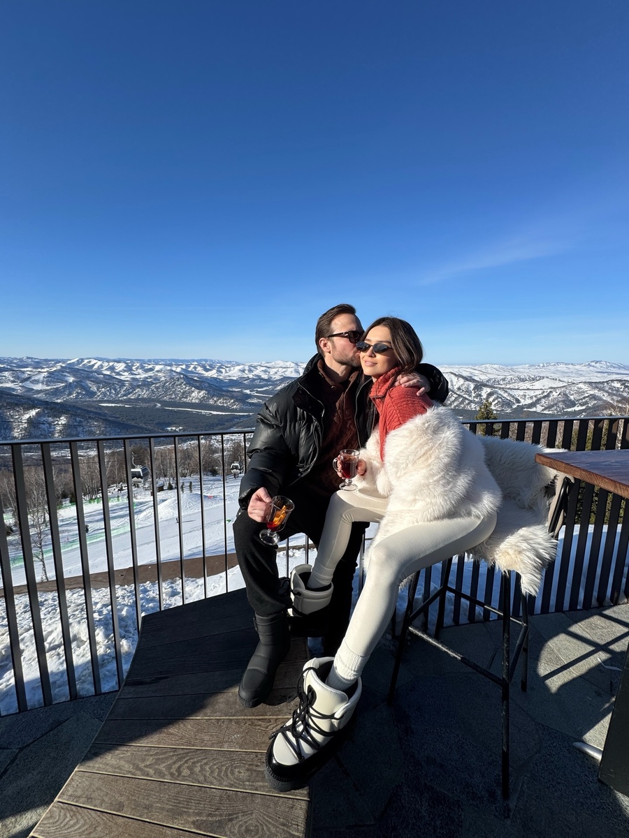    Алексей Чадов и Лейсан Галимова в Горном АлтаеСоцсети Алексея Чадова