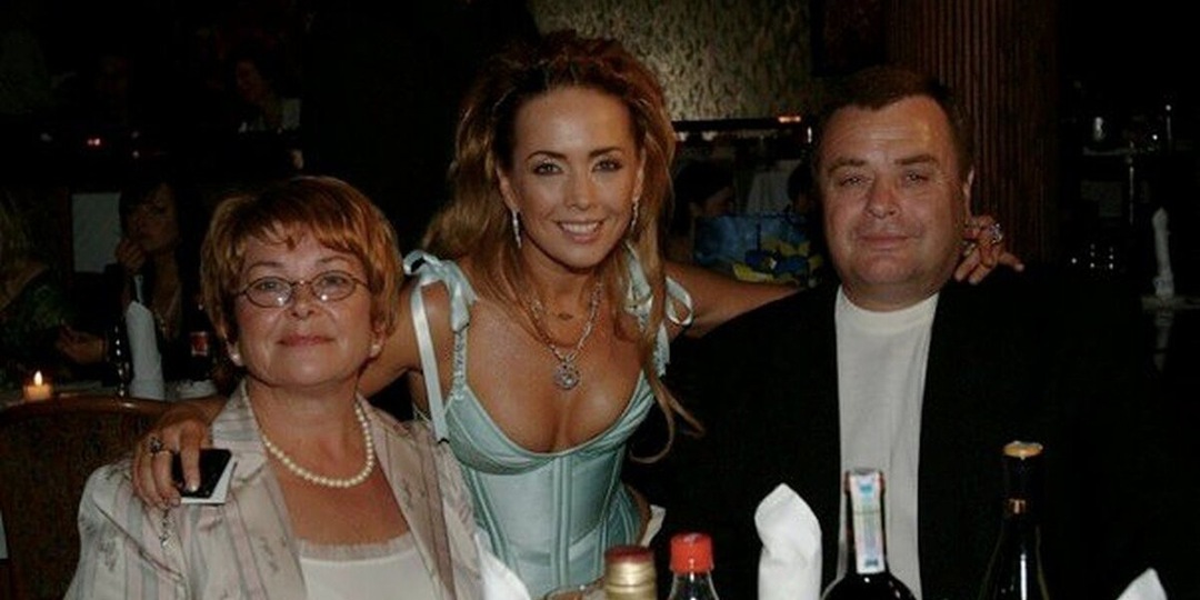 Близкий друг Жанны Фриске призывает уважать родителей Жанны Фриске.