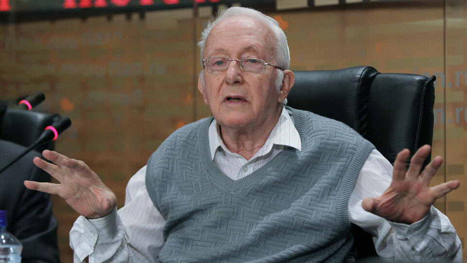     Путин выразил соболезнования в связи со смертью писателя Роя Медведева РИА Новости/Алексей Куденко