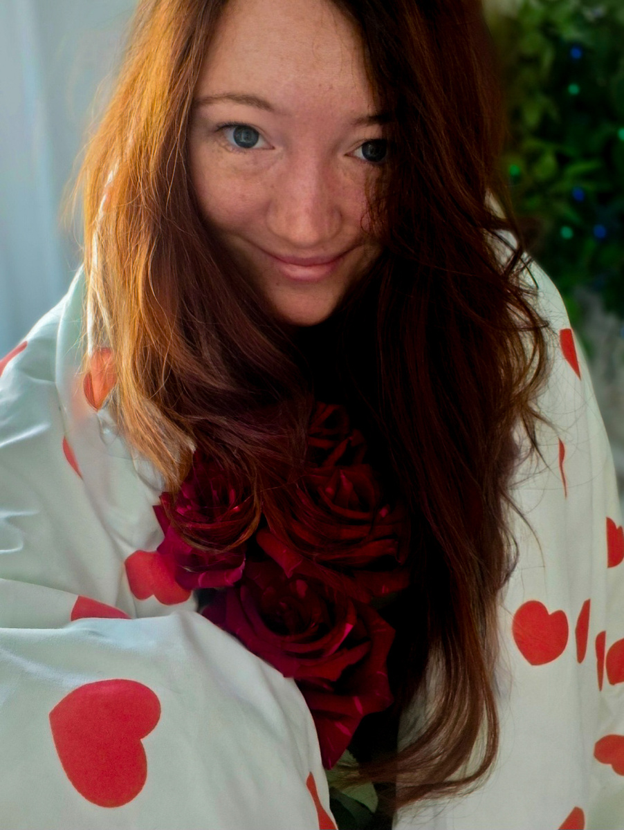 Знаю, у вас день еще в разгаре - успевайте сказать своим родным и любимым, как сильно они вам дороги!)