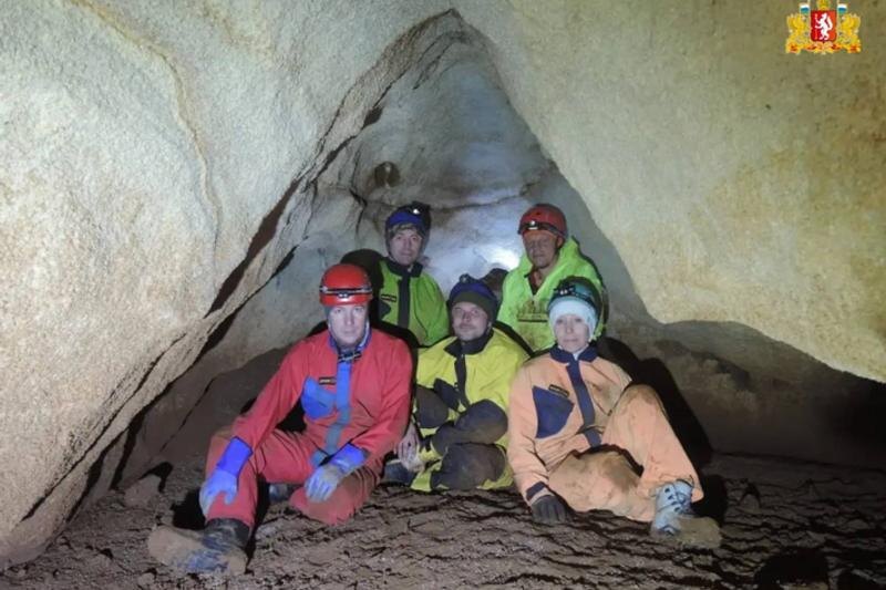    ДИП / Спелеологи в пещере «Черный кот»