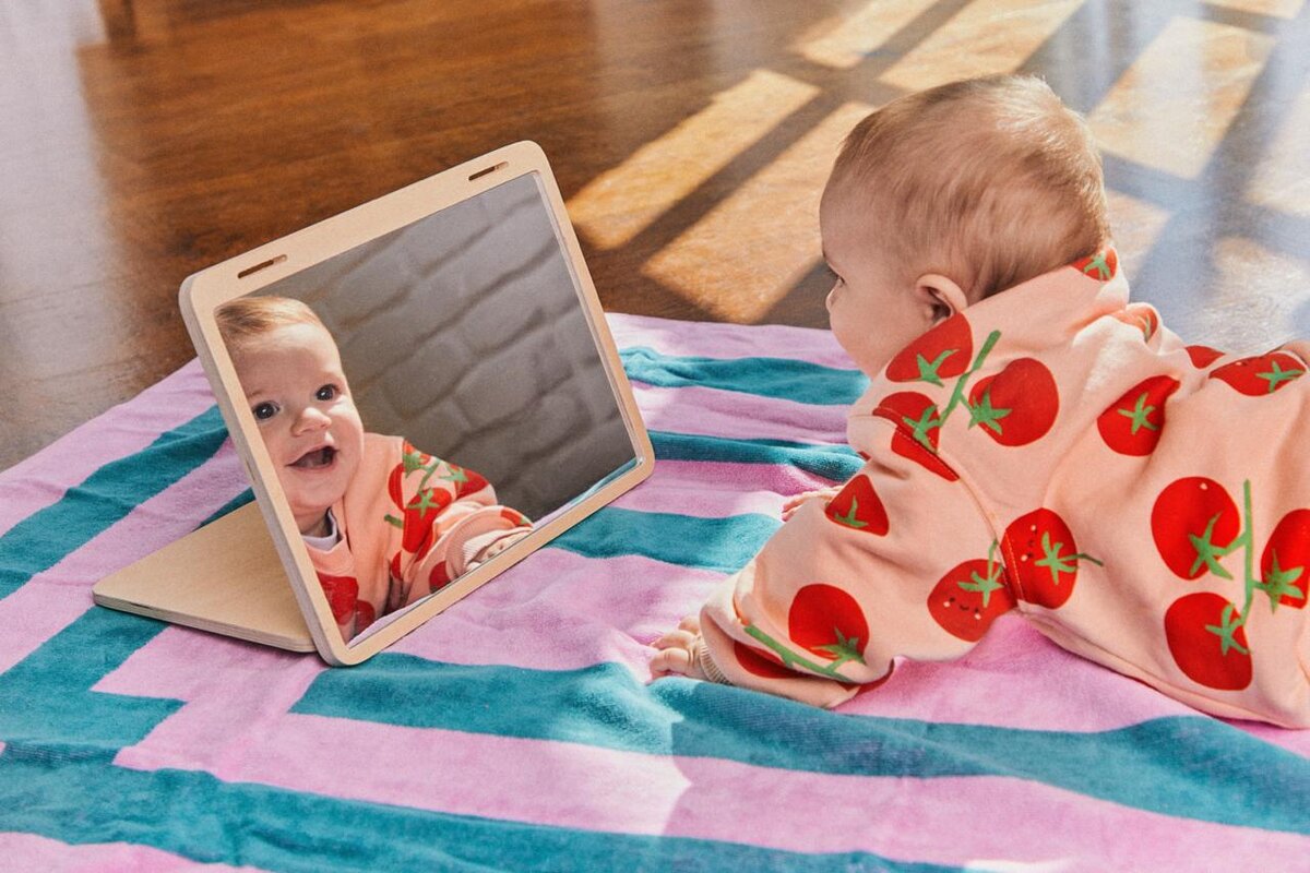 Большое зеркало из Тайни-бокса «Кинестетик» (4– 6 мес.)