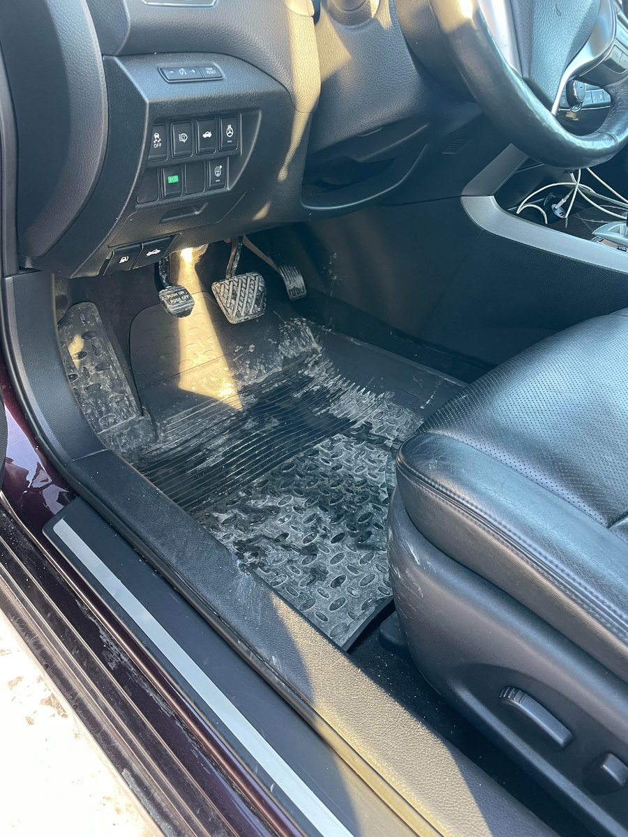 Вот так они выглядят в салоне, даже с водительского места листайте в бок для просмотра других