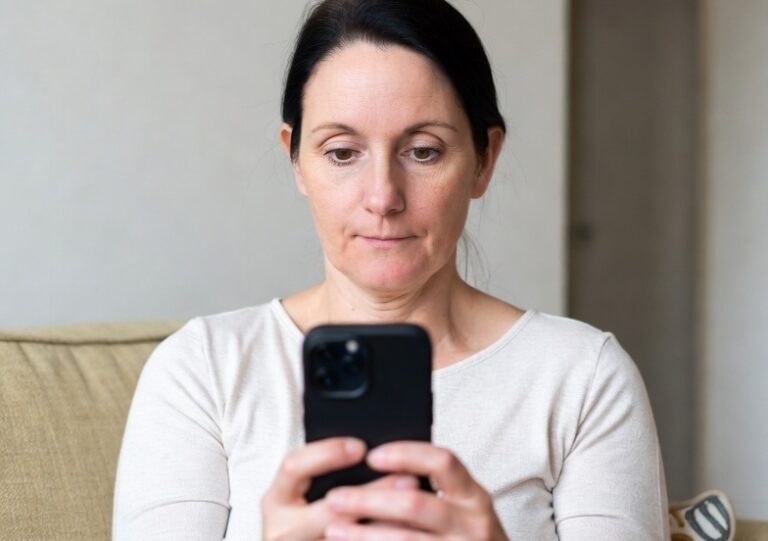    Оренбурженка поверила сообщению от знакомой и лишилась 100 тысяч рублей Оренбуржье