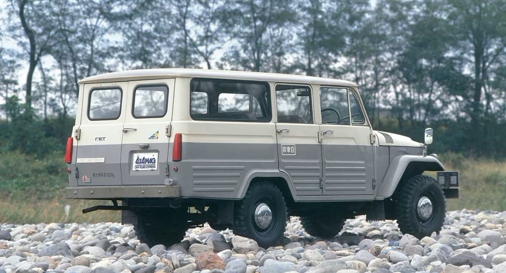 Toyota Land Cruiser FJ45V (праворульная версия для Японского рынка)