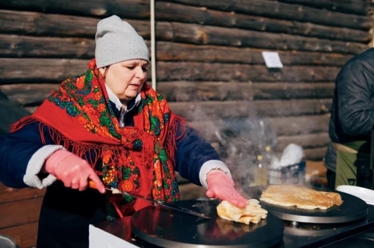    Блины, хороводы и медведи.