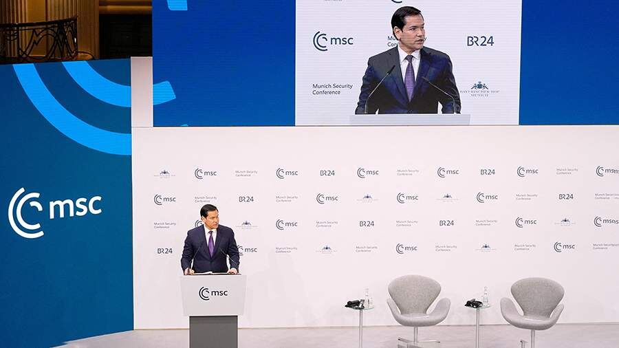    Фото: Alex Brandon/Pool via REUTERS