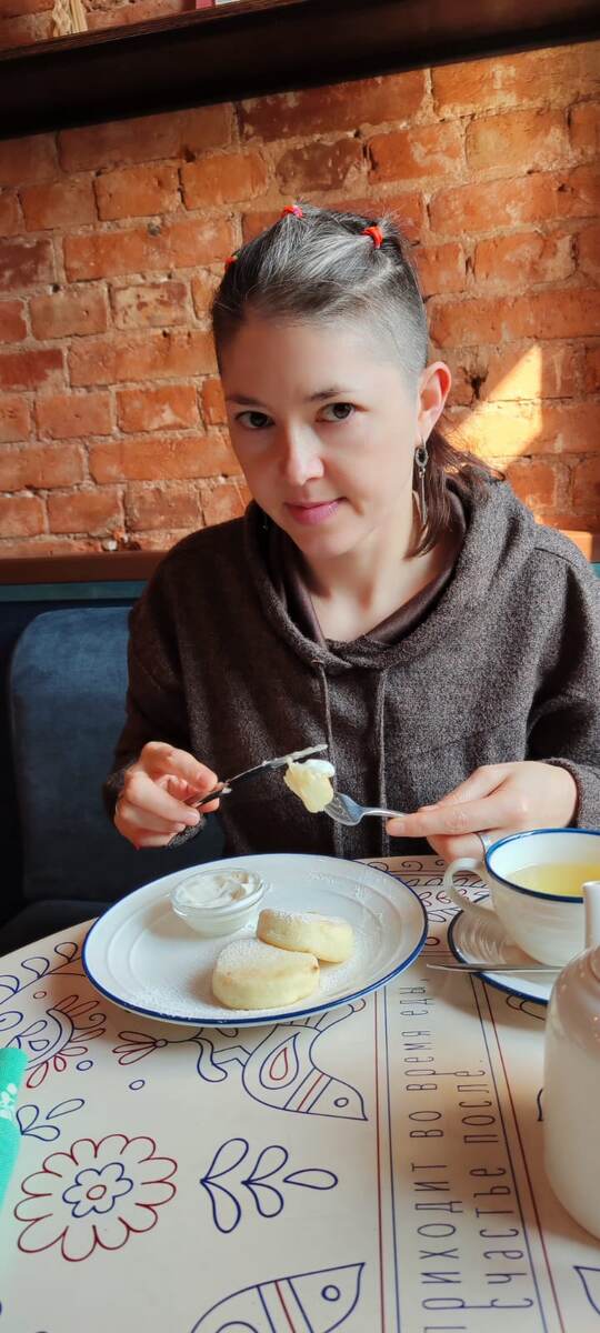 Тоже 2023. Камера на телефоне мужа делает из меня просто куколку фарфоровую))) эх, если бы так в реальности было 😁