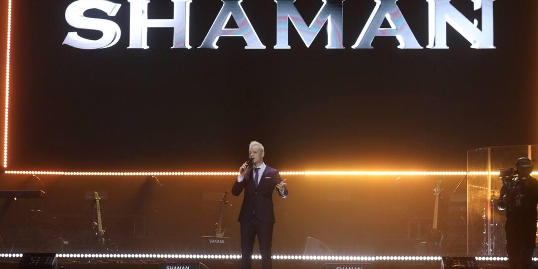 SHAMAN включил на концерте в Новосибирске свою первую песню, которую исполнил в 1 год