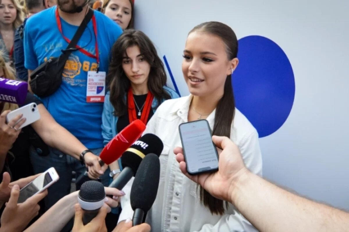    Щербакова расплакалась после мужского одиночного катания на ОИ-2026