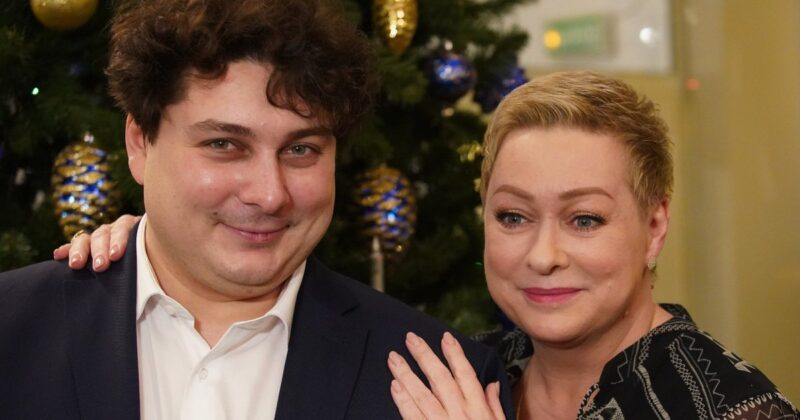 Мария Аронова с сыном Владиславом, продолжающим актёрскую династию
