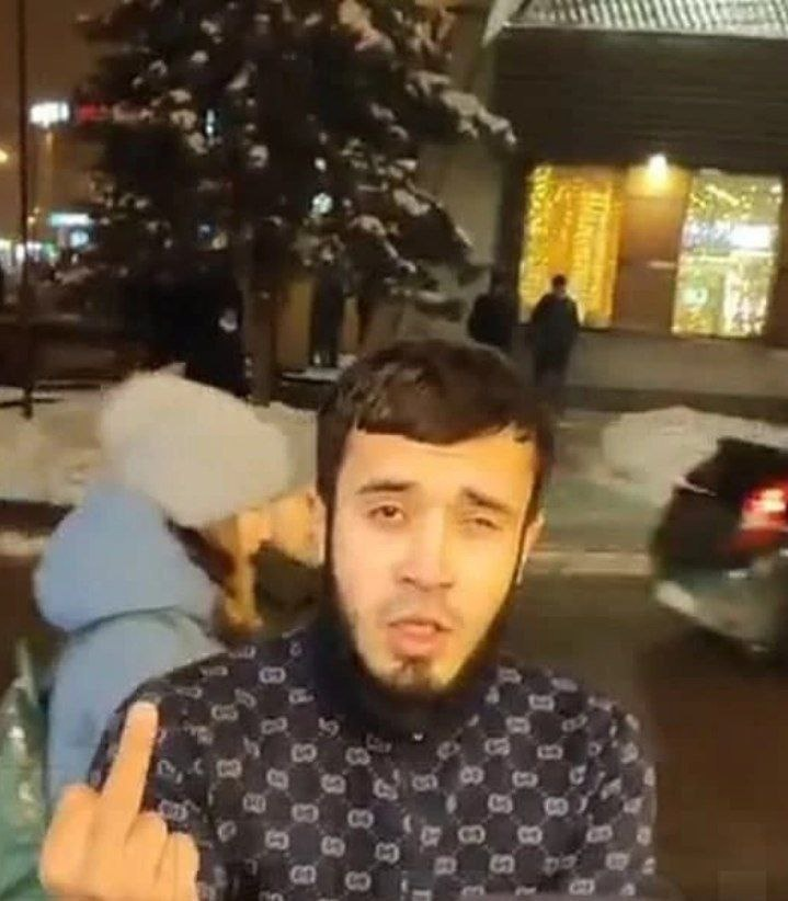 Приезжие пришли всей гурьбой на стрелку к русскому парнишке из-за простого замечания