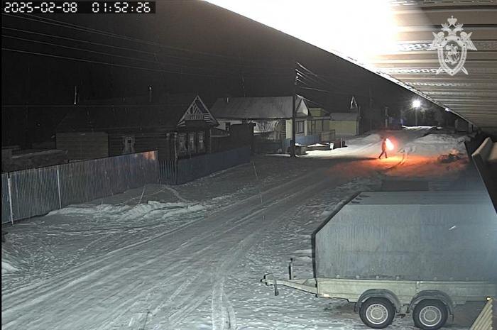 В Чувашии осудят мужчину за изнасилование возлюбленной и поджог дома её семьи. Обложка © Telegram/ ЧувашияСледком