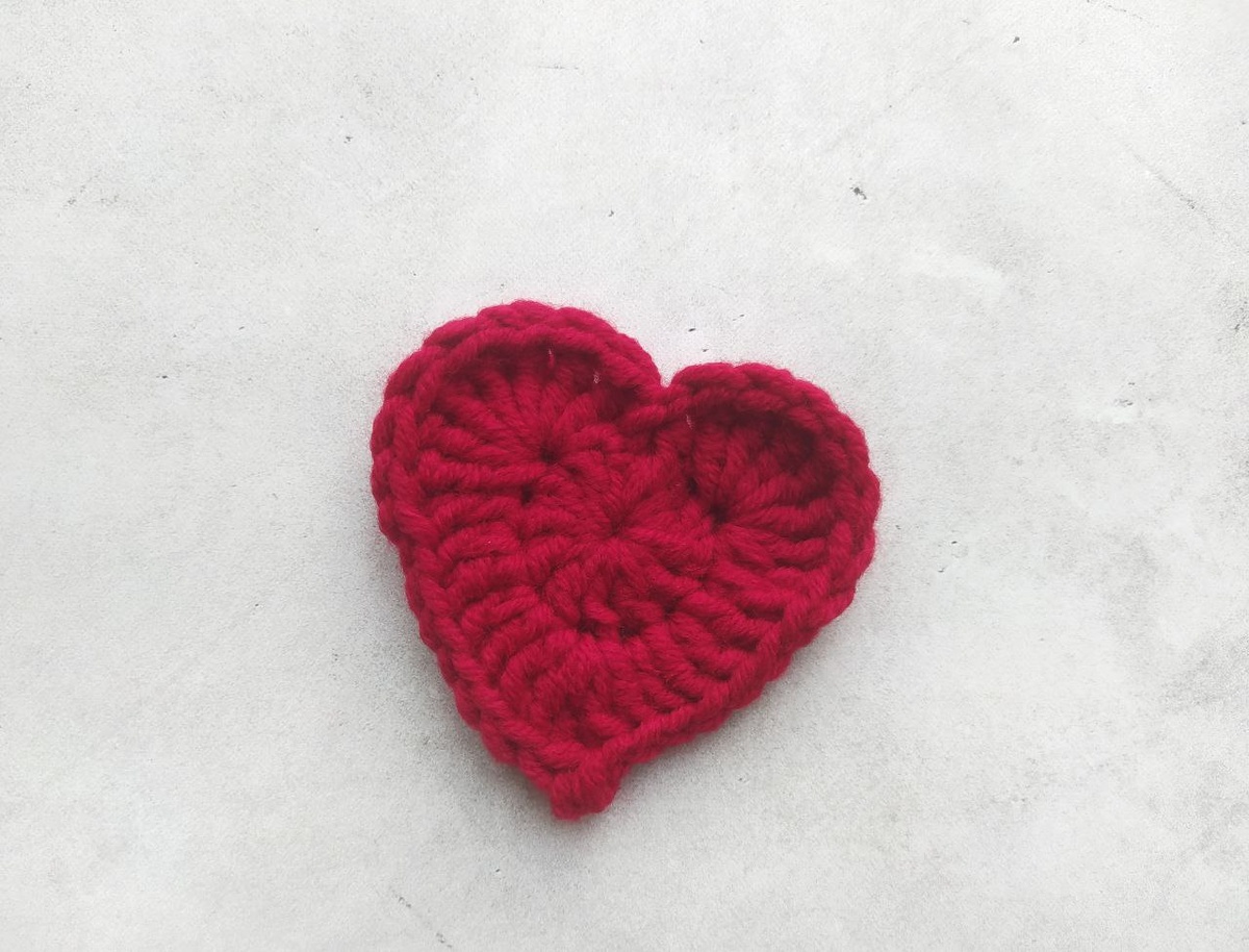 Вязаное сердце. Фото автора