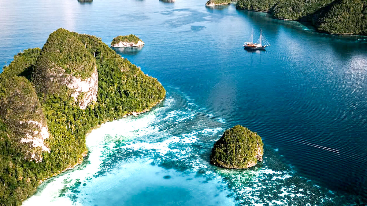 о. Раджа-Ампат. Фото: sail.32points.ru