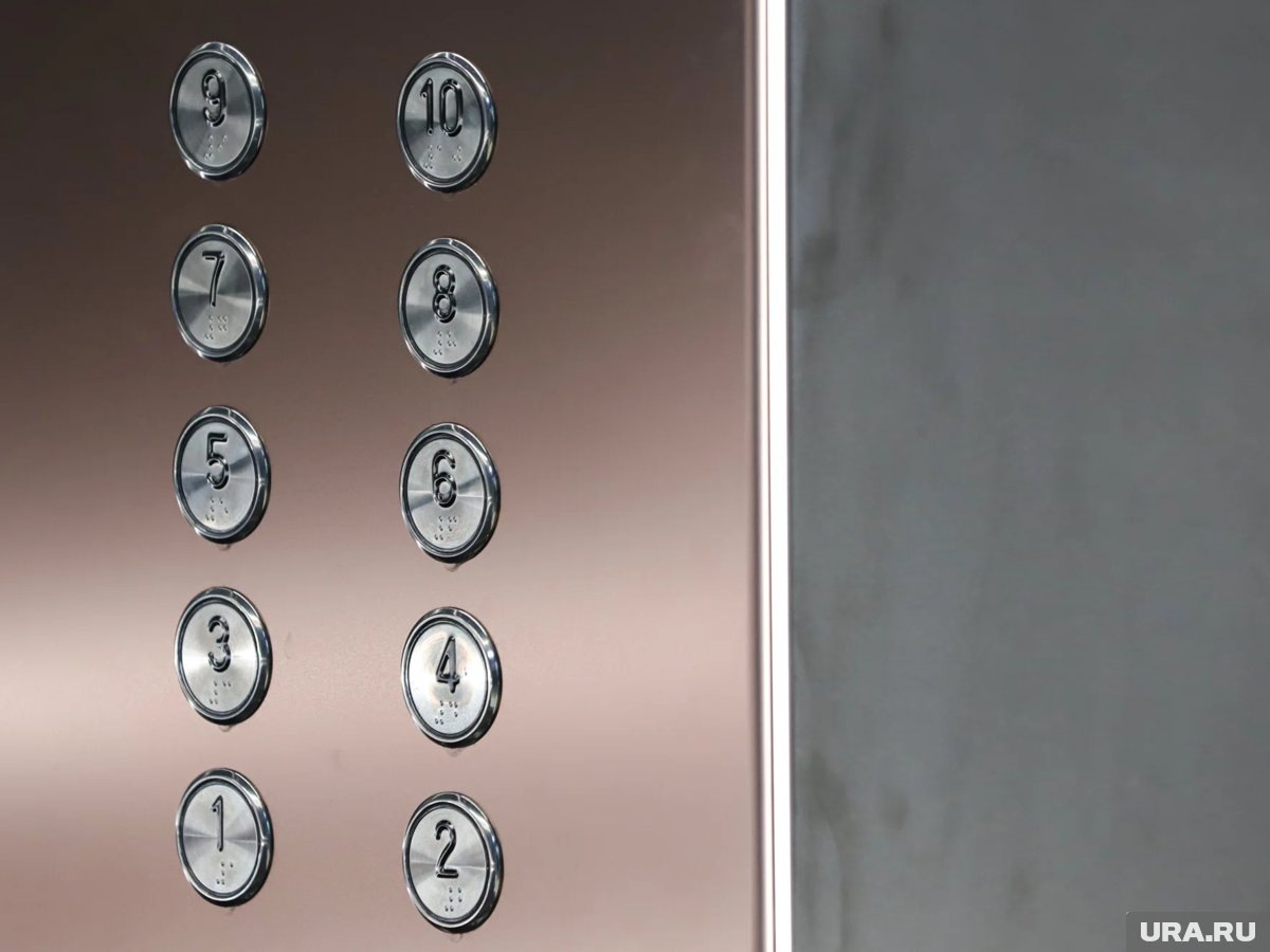     В новом московском ЖК сорвался лифт с людьми внутри