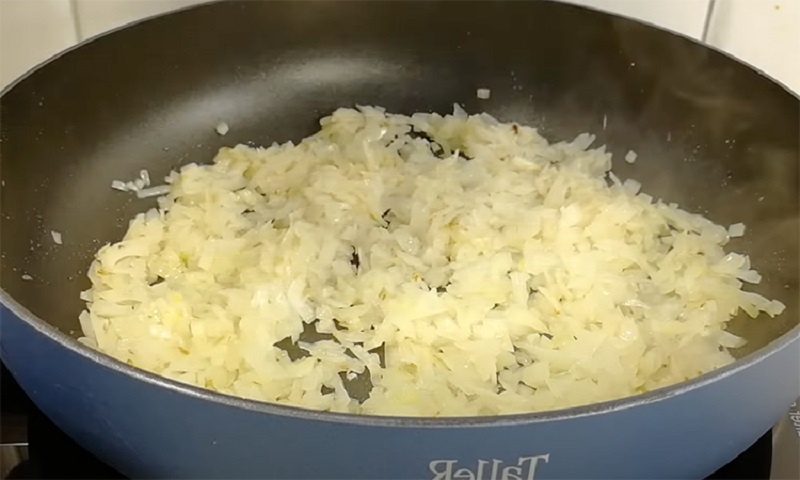 Блинчики-мешочки с картофелем и секретной намазкой: домашний рецепт с непривычным вкусом