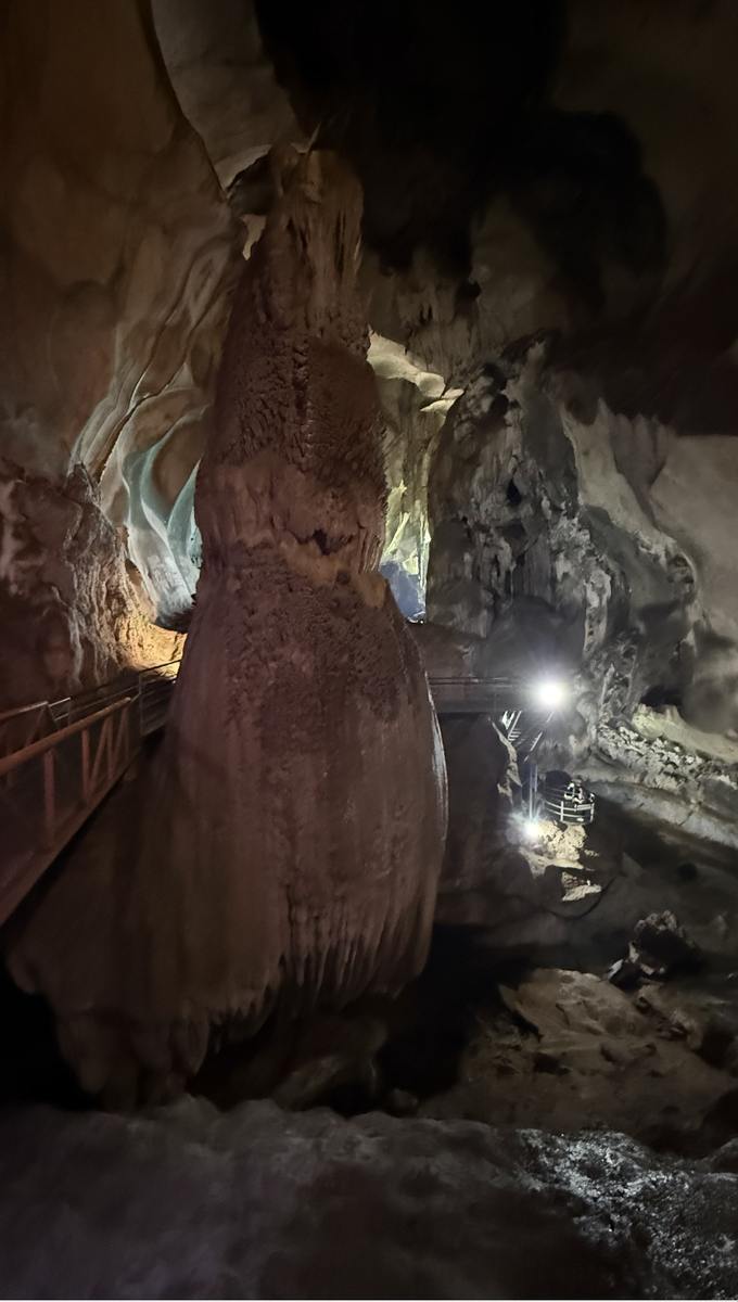 Вы видите большого кролика и двух оленей?