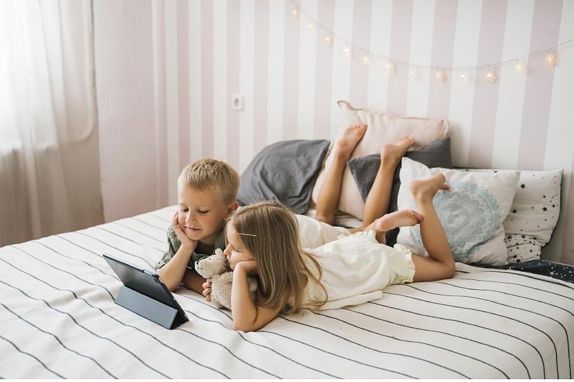 Когда, сколько и какие мультики можно малышам 2-7 лет