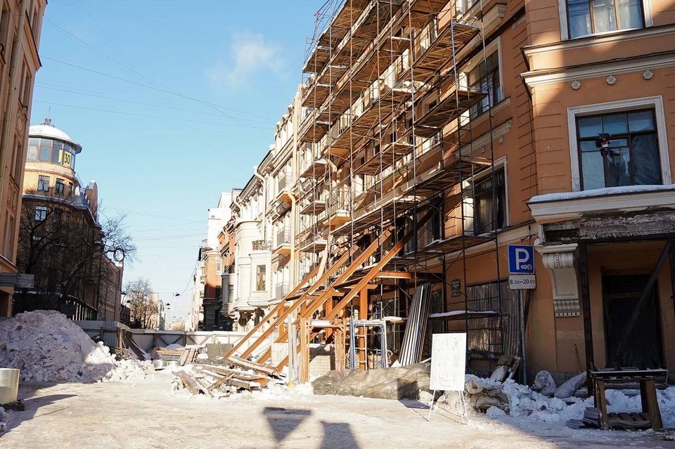    16 февраля отроют ограниченное движение вокруг дома. Фото: t.me/razumishkin