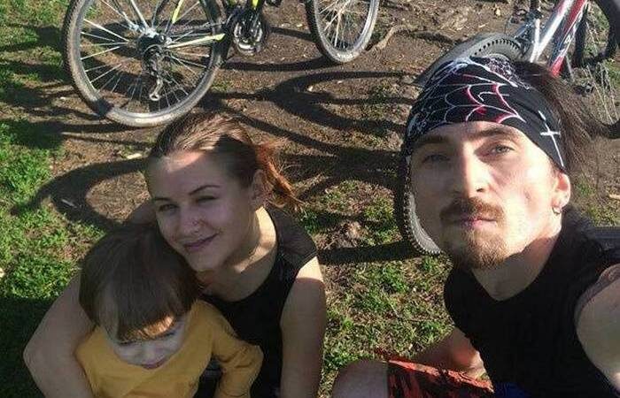 На себя почти ничего не потратил.